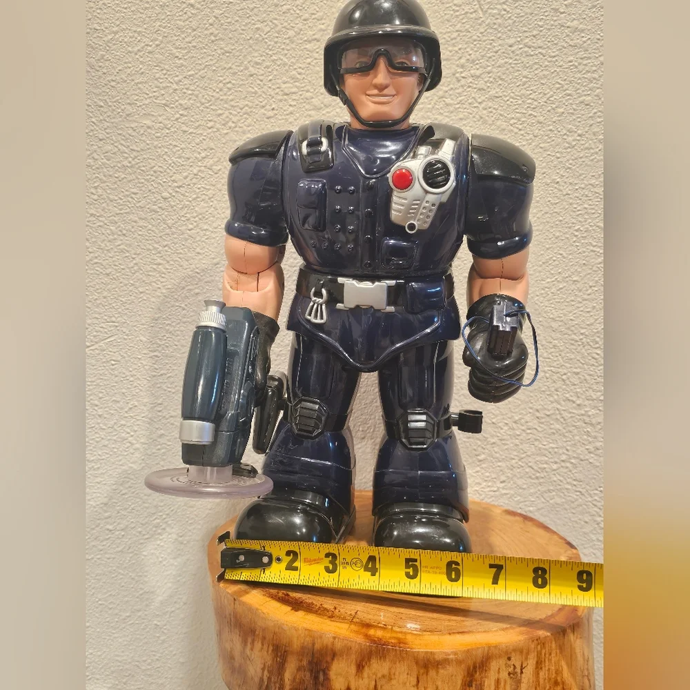Hap-P-Kid 2010 Talking Policeman Figure‎ Toy